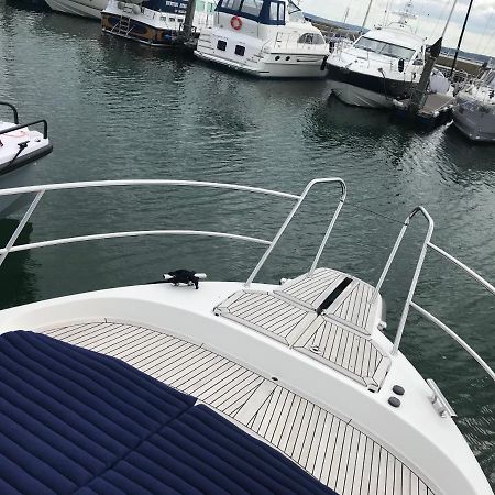 Hotel Adelphi B A Delightful 6 Berth Boat Lymington Exterior foto