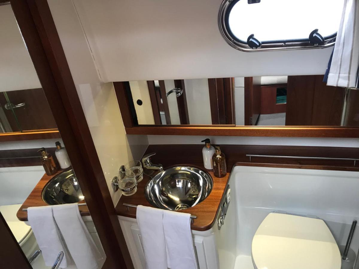 Hotel Adelphi B A Delightful 6 Berth Boat Lymington Exterior foto